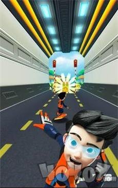 地铁火车奔跑者