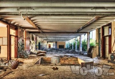 被遗弃的剧院逃生